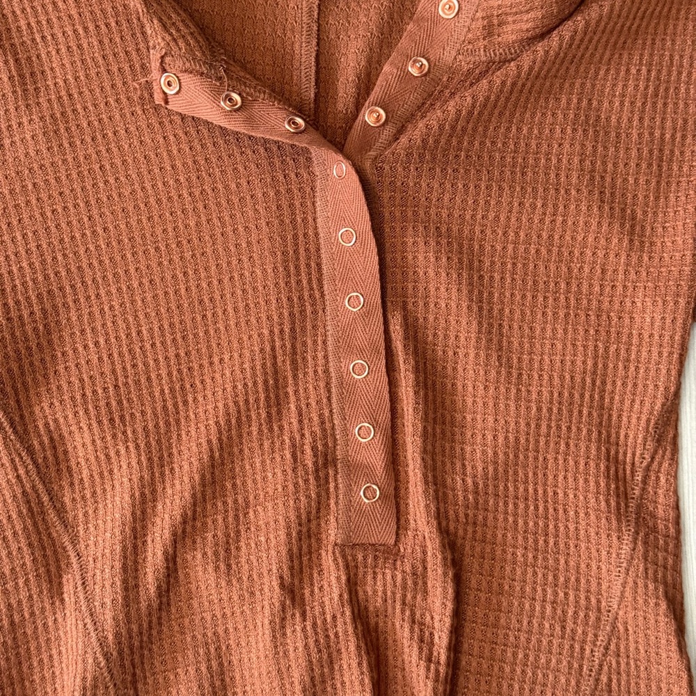 Free People Intimately One of the Girls Waffle Henley size small - Picture 8 of 8